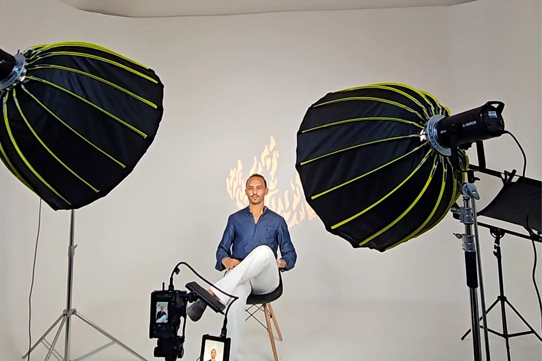 Mouaad El Haddad en tournage dans le studio
